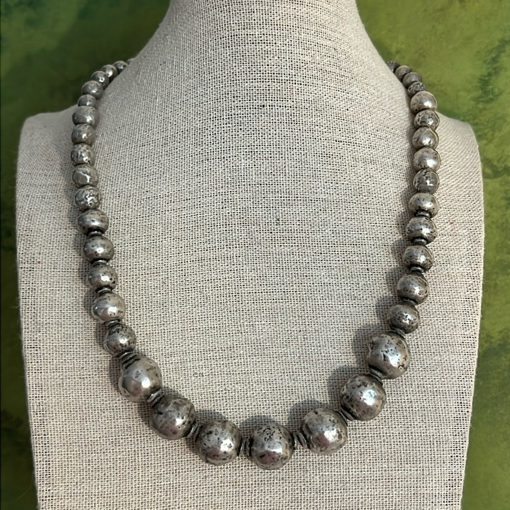 Beautiful Silpada hammered sterling silver graduated hollow bead necklace